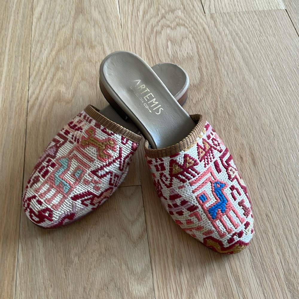 Artemis Design Co mules 38